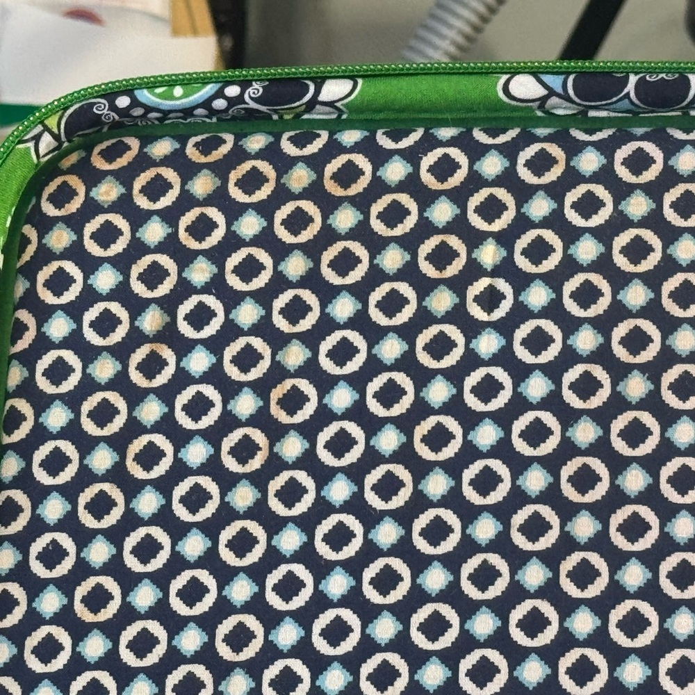 Vera Bradley Laptop Bag Cupcake Green Retired Cottagecore Polka Dots Mandela - Picture 12 of 16
